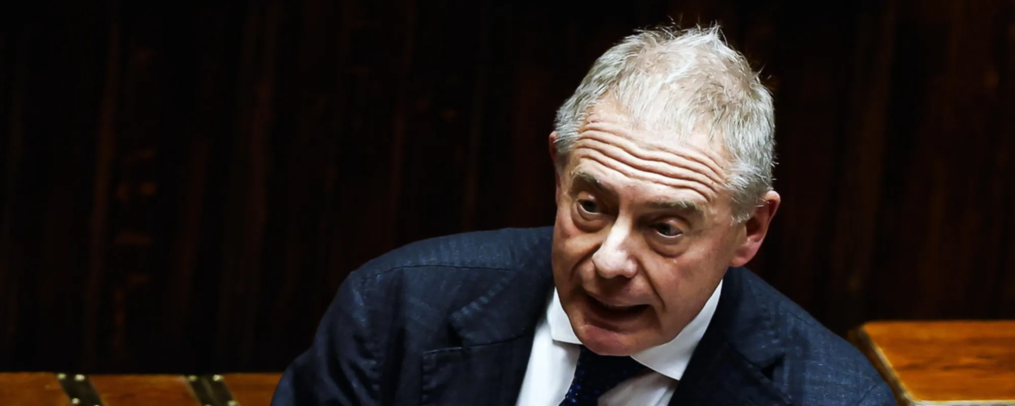 Il ministro Urso passa alle vie legali, scatta la denuncia per Lavitola
