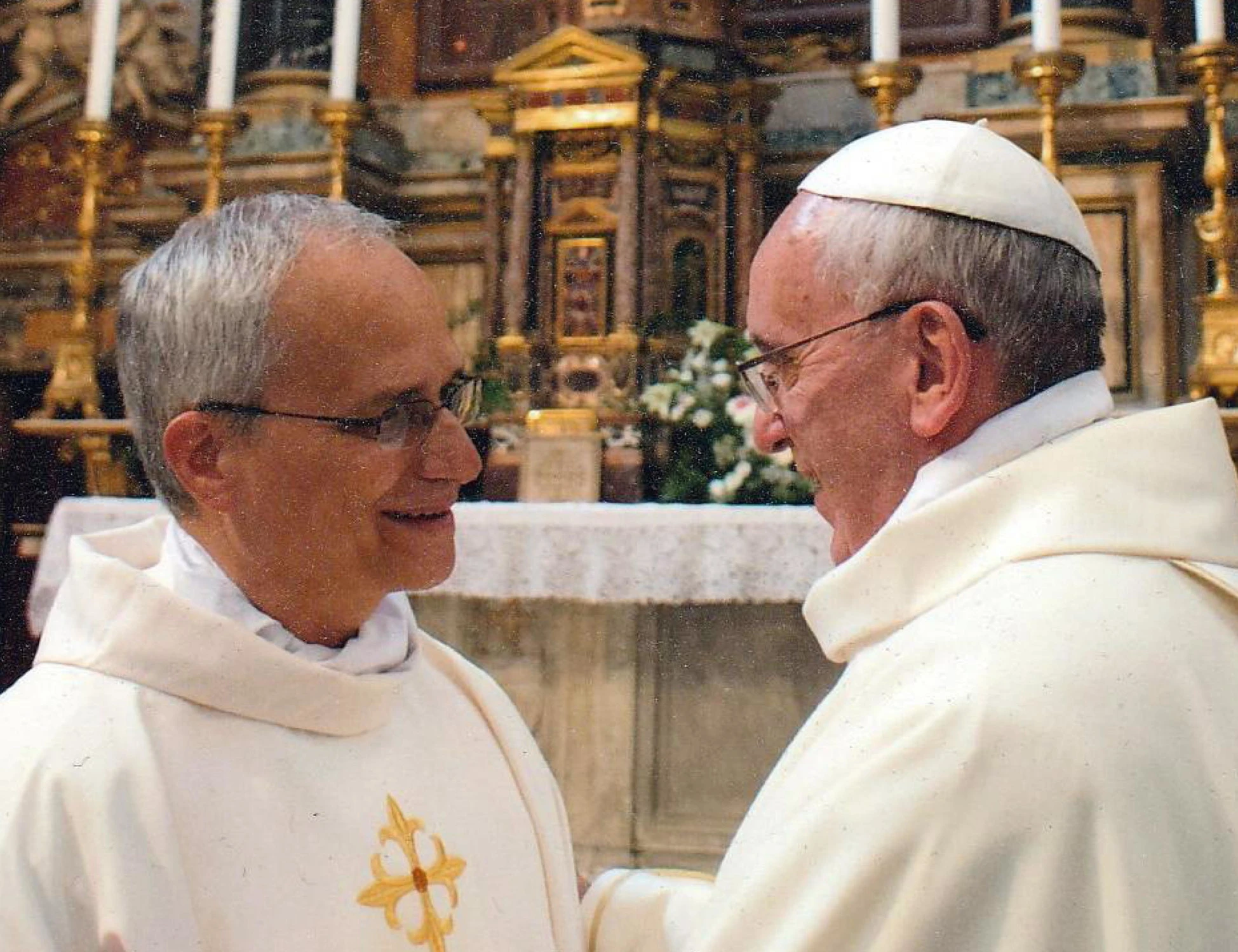 Leone XIV, cavalli e... le impensabili foto del nuovo Papa