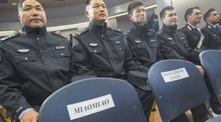 Poliziotti cinesi terrorizzano l'Italia, la "manina" di Gentiloni dietro lo scandalo