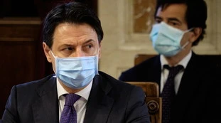 Matteo Salvini contro Giuseppe Conte: "Un marziano con un governo che dorme"