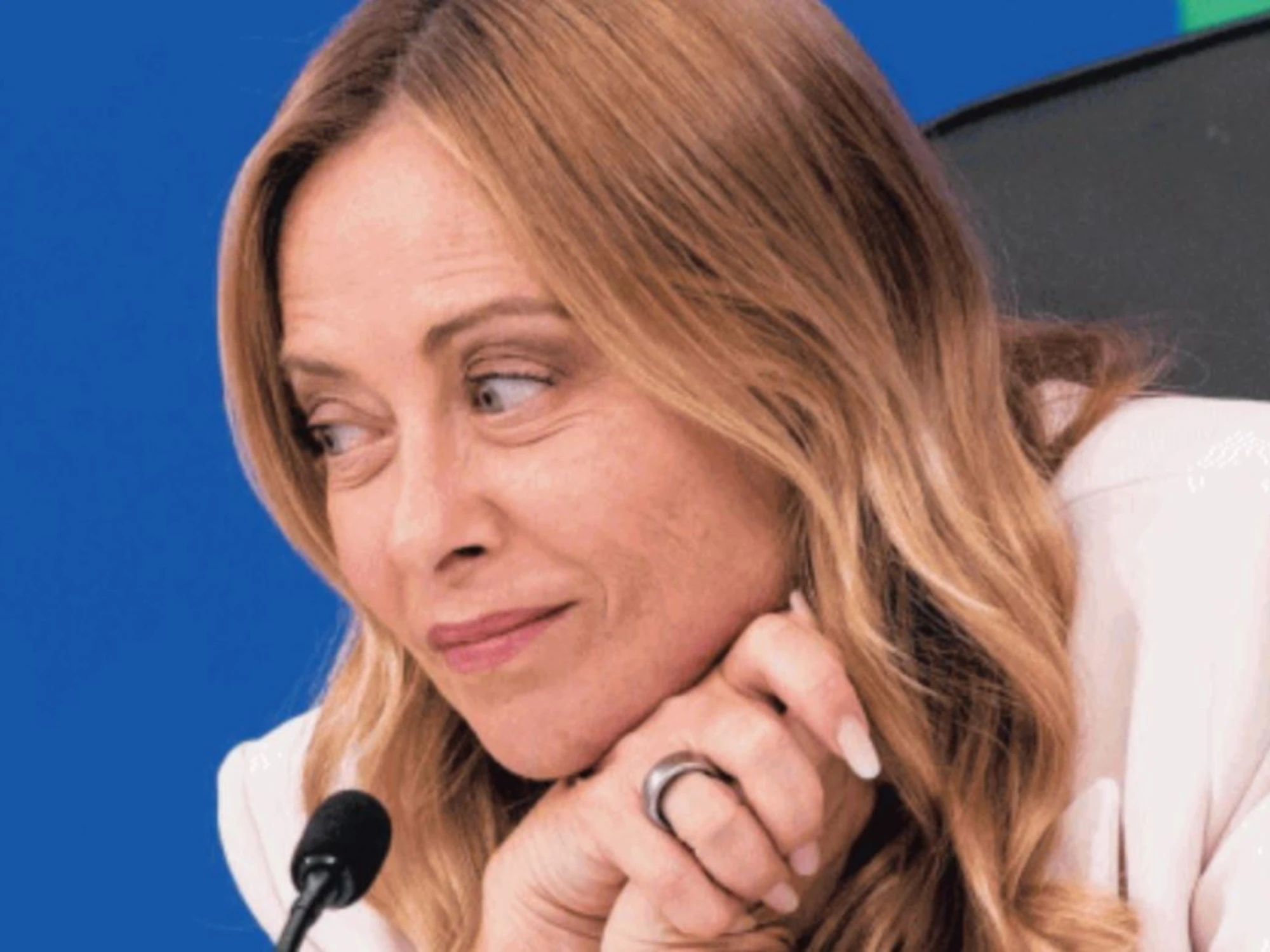 La frase con cui Meloni chiude a Vannacci: cosa ha detto in conferenza stampa