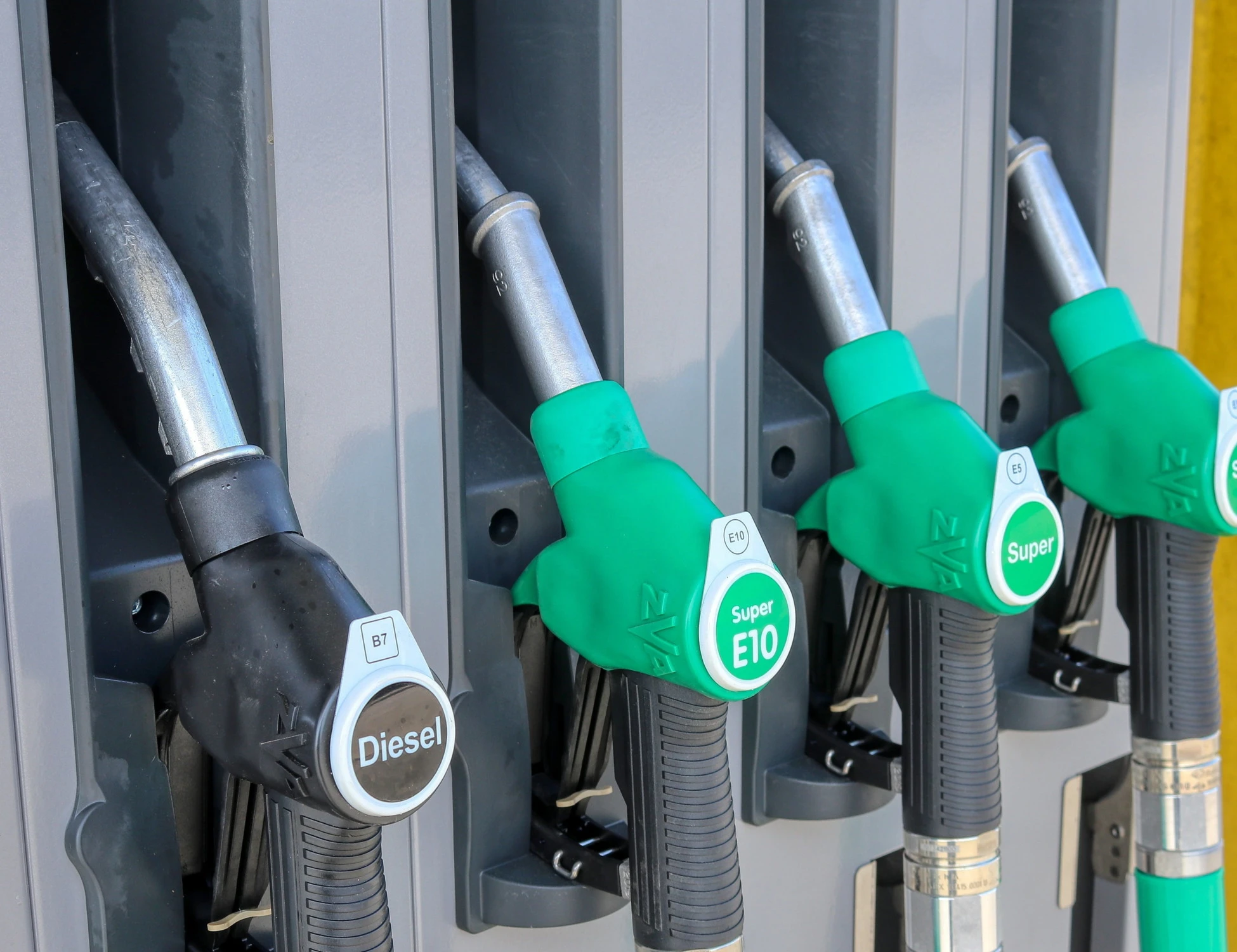 Carburanti, via libera alla proroga del taglio delle accise sul gasolio da 17 centesimi