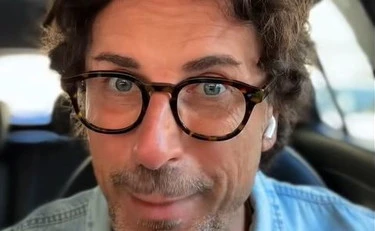 Danilo Toninelli, l'ultimo delirio: "Perché Meloni accarezza un cane corso italiano"