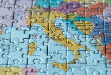 Il numeri del fallimento del federalismo:in dieci anni tasse aumentate del 50%