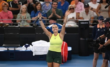 Kostyuk perde e non dà la mano alla Sabalenka