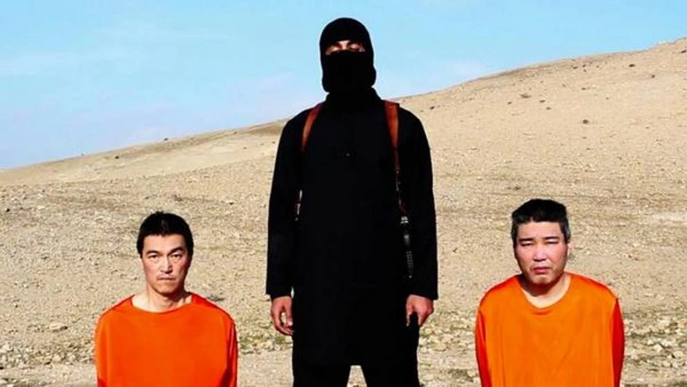 Isis, il video della decapitazione del giapponese mandato alla moglie dell&apos;altro ostaggio