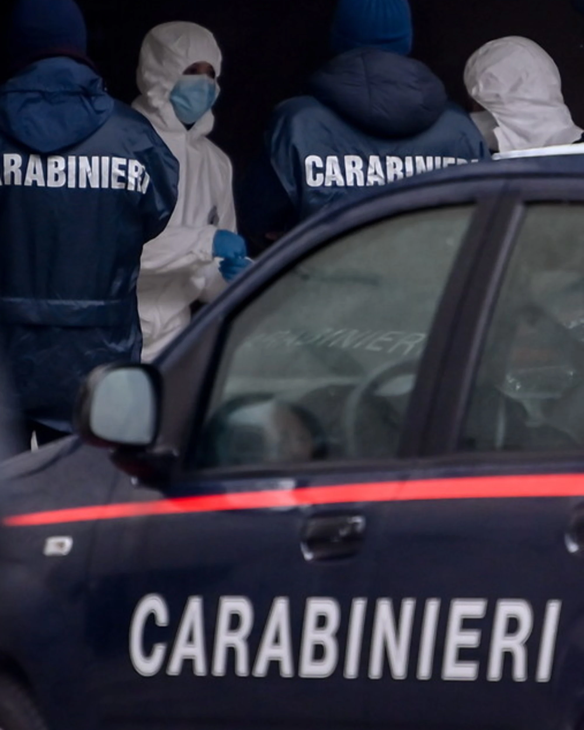 Milano, 15enne strangola e uccide con una lampada l'ex vicina