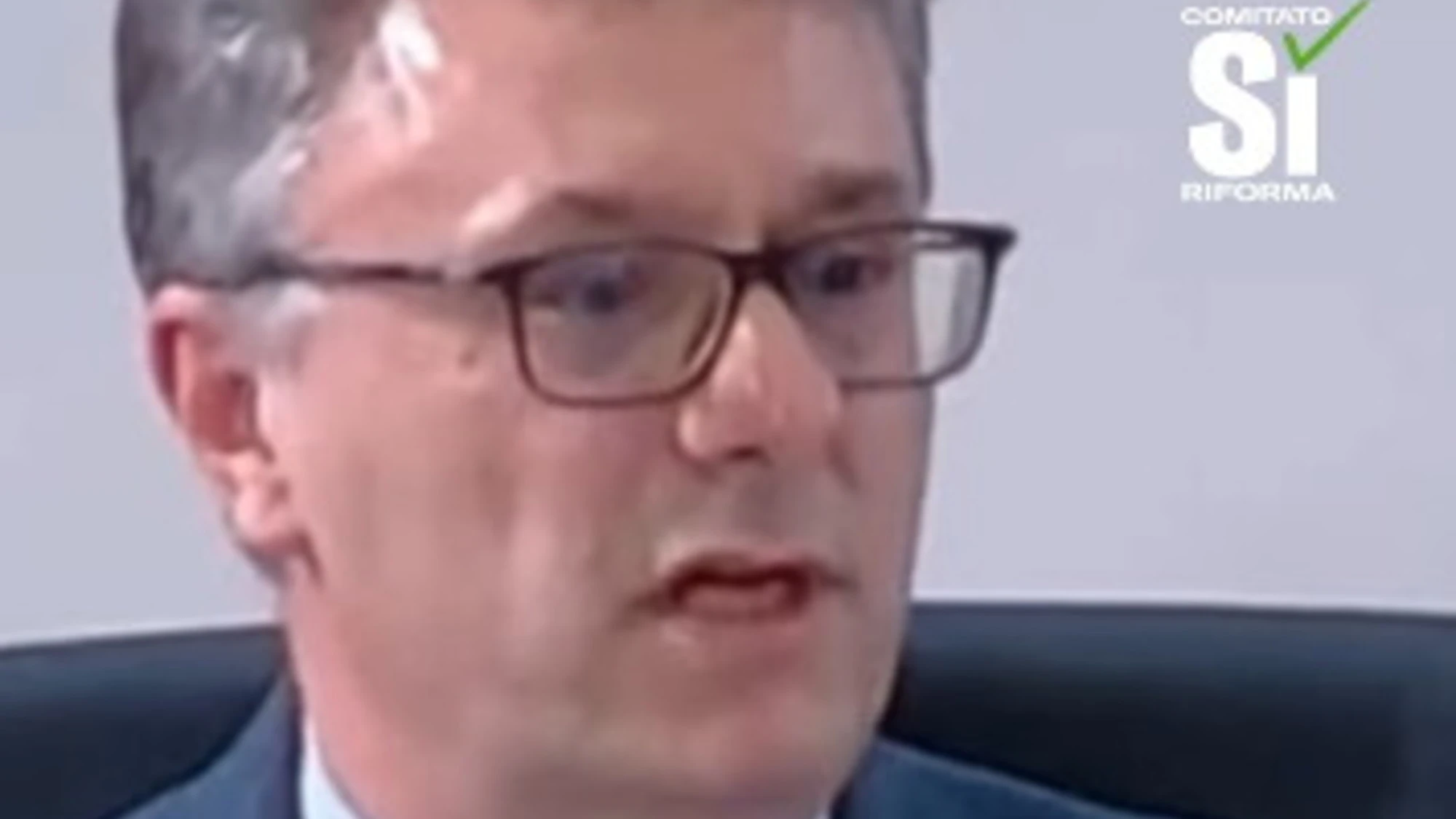 Referendum, il video imbarazzante della toga per il "no": "Il giudice? Fratello del pm"