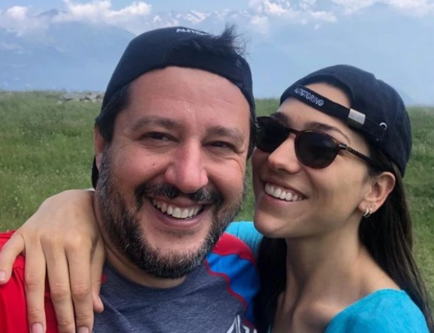 Matteo Salvini e Francesca Verdini, primo selfie di coppia: la dedica da innamorato del ministro