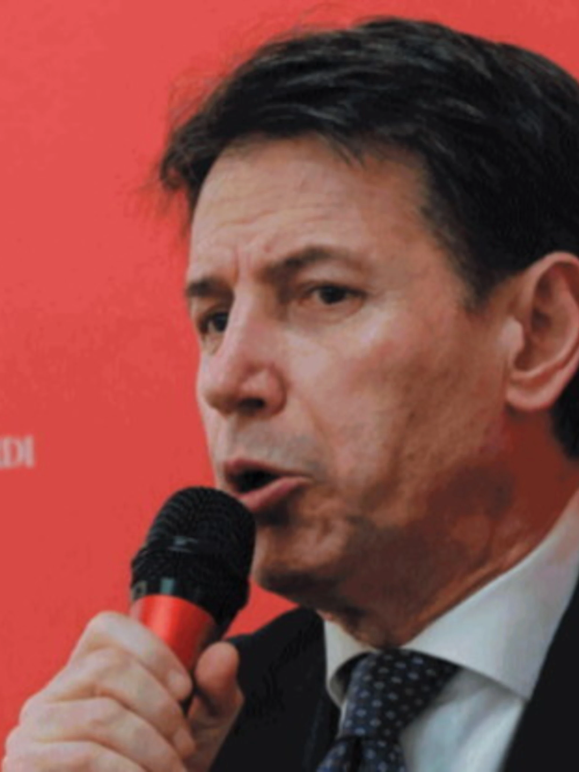 Conte, lo scandalo e quegli avvertimenti a chi osa avvicinarsi al vaso di Pandora