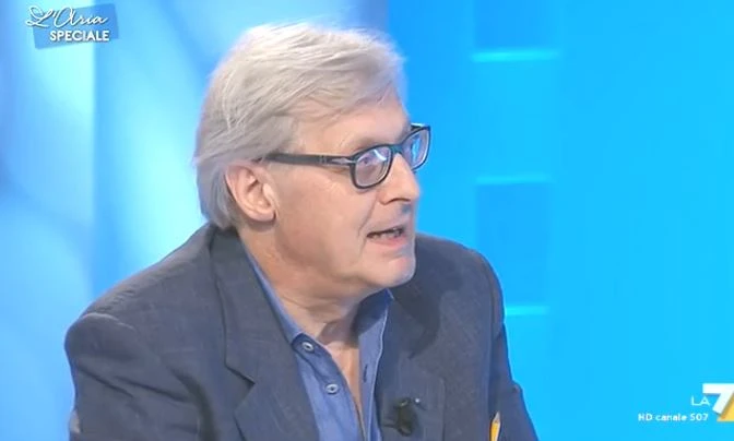 Vittorio Sgarbi scatenato contro Giuseppe Conte: "Come una colf, chiamato a fare le pulizie"