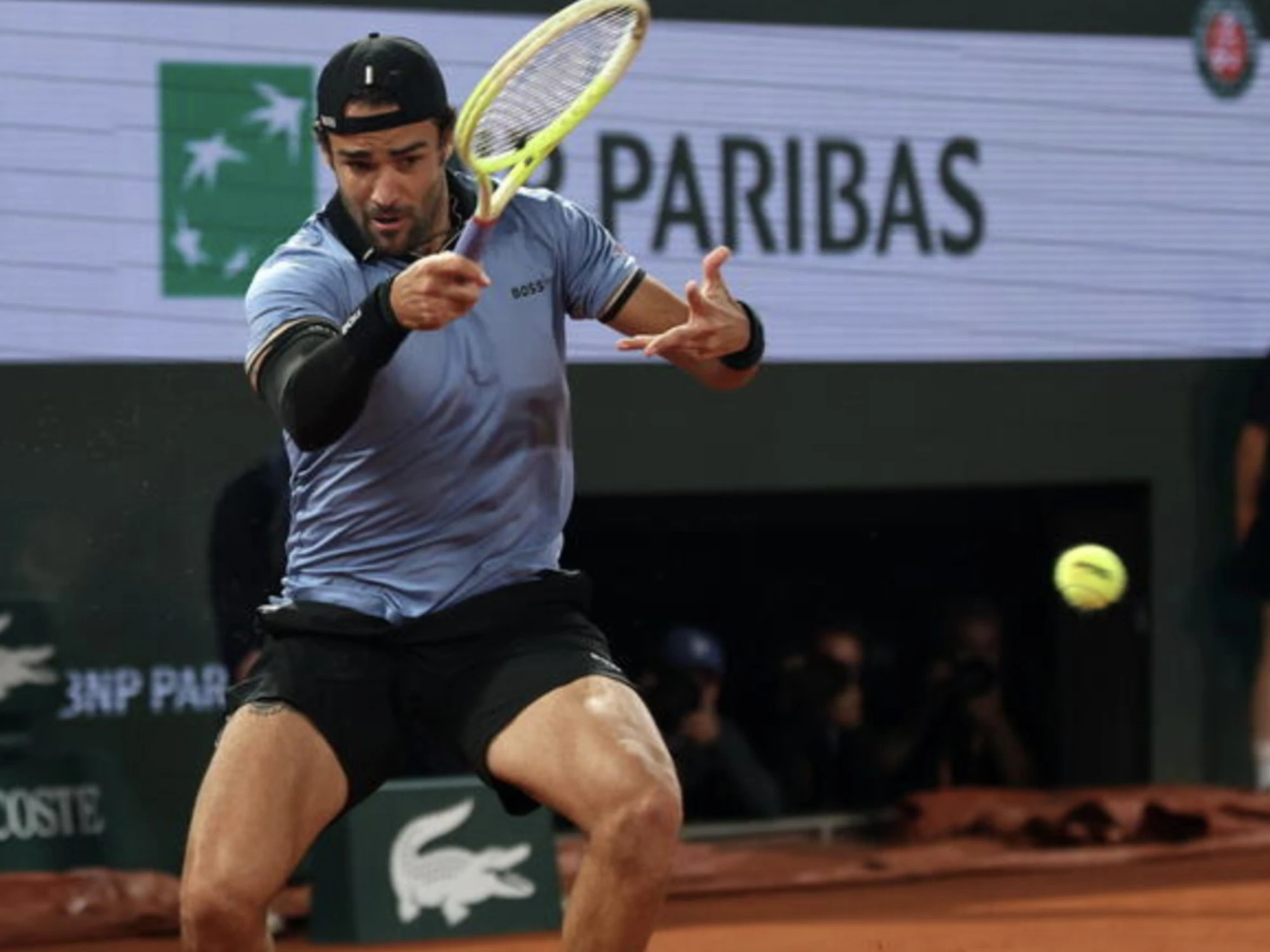 Roland Garros, il dramma di Berrettini: si ritira contro Arnaldi. Un italiano sarà in finale