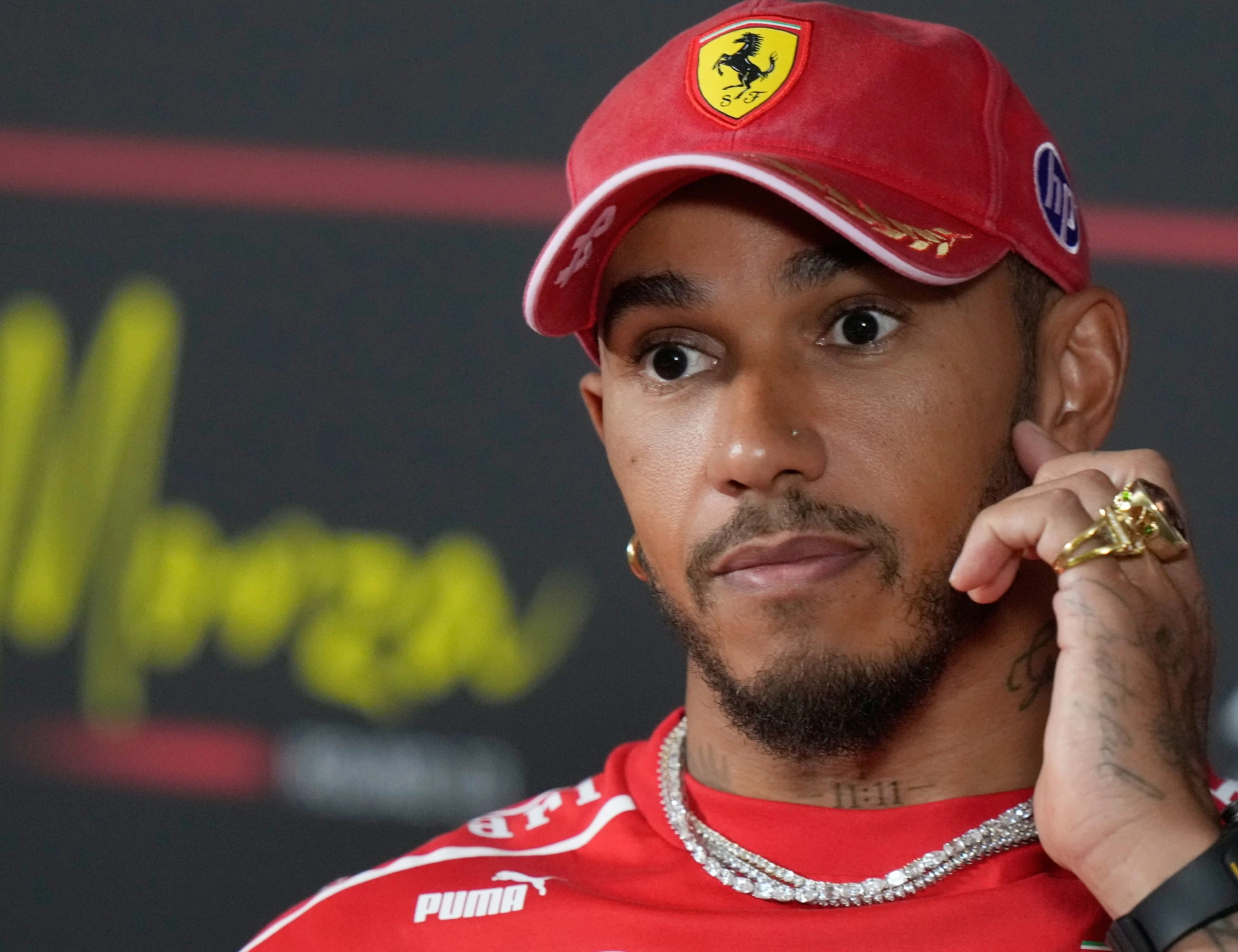 Lewis Hamilton furioso, "voglio regole scritte": il diktat alla Ferrari