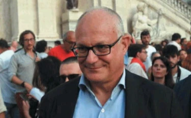Il cinepanettone di Roberto Gualtieri: "Nuoteremo nel Tevere"
