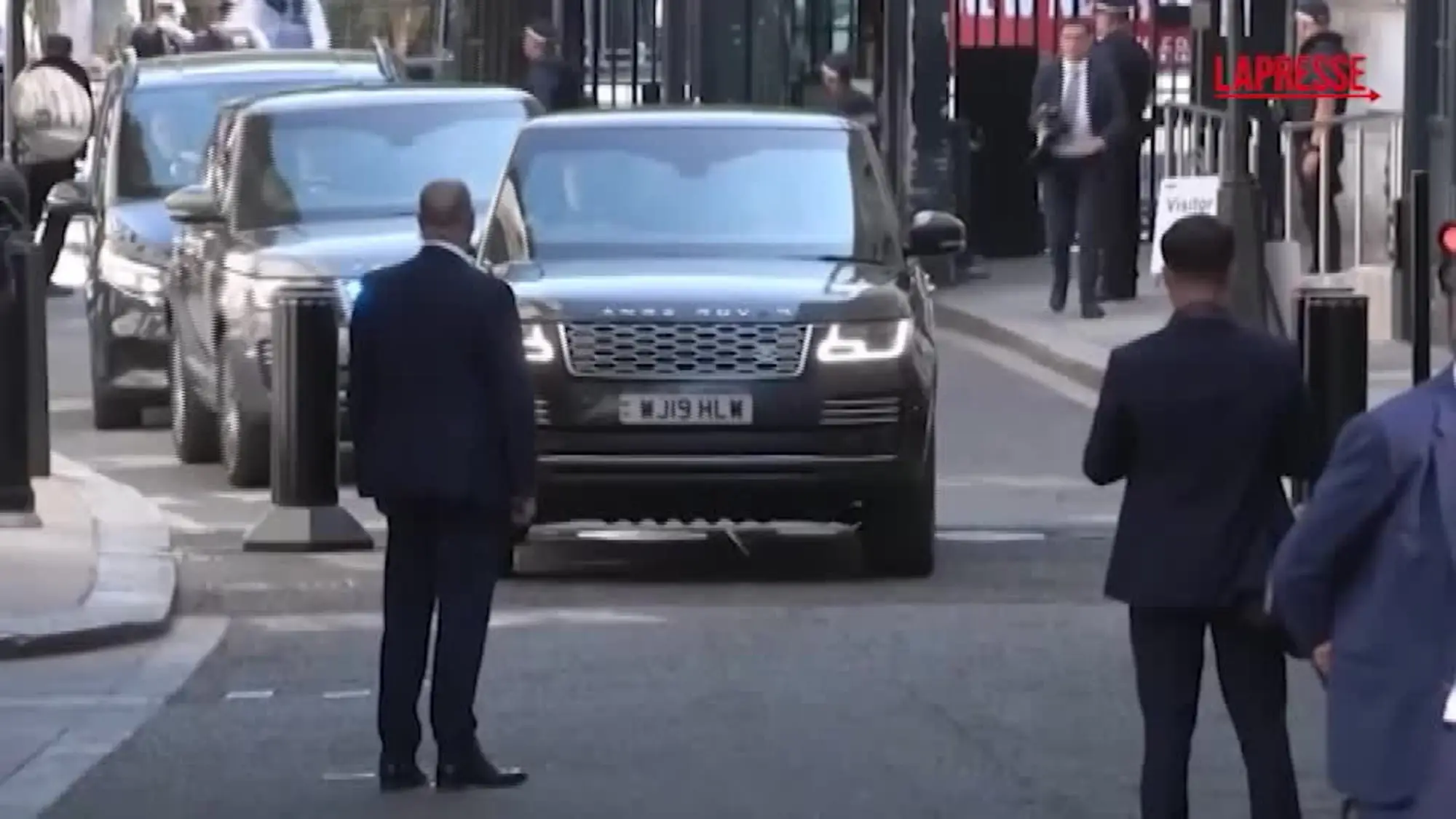 Gran Bretagna, Burnham arriva a Downing Street dopo l'incarico ricevuto da Carlo