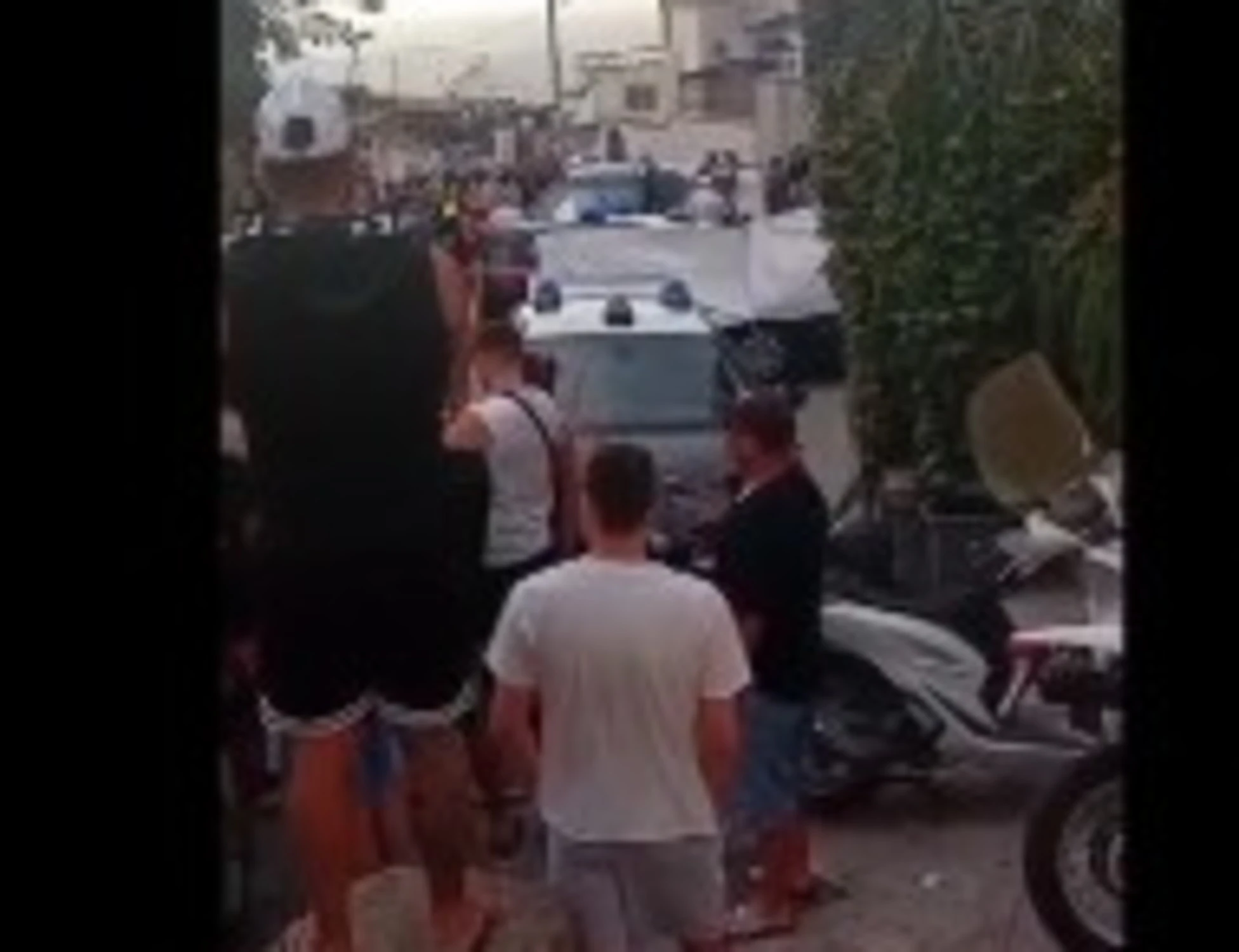 Ischia, maxi sparatoria: tre morti e un ferito grave, il killer si è suicidato