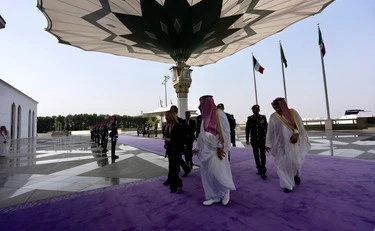 Meloni in Arabia, "ha fatto bene. Appoggiamola": chi applaude a sinistra