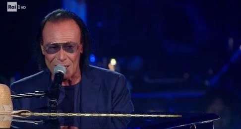 Sanremo 2019, canta Antonello Venditti e si scatena la rivolta: &quot;Adesso basta!&quot;, insulti per Claudio Baglioni