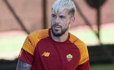Carles Pérez azzannato ai genitali da un cane: l'ex Roma è grave
