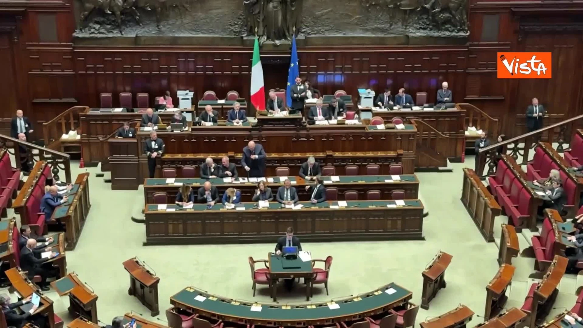 Guido Crosetto, informativa alla Camera: l'ingresso a Montecitorio