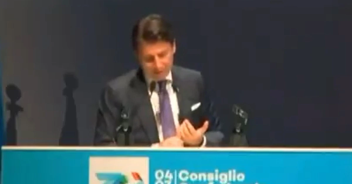Giuseppe Conte, scivolone da brividi: "Questo governo è stato assunto decisioni"