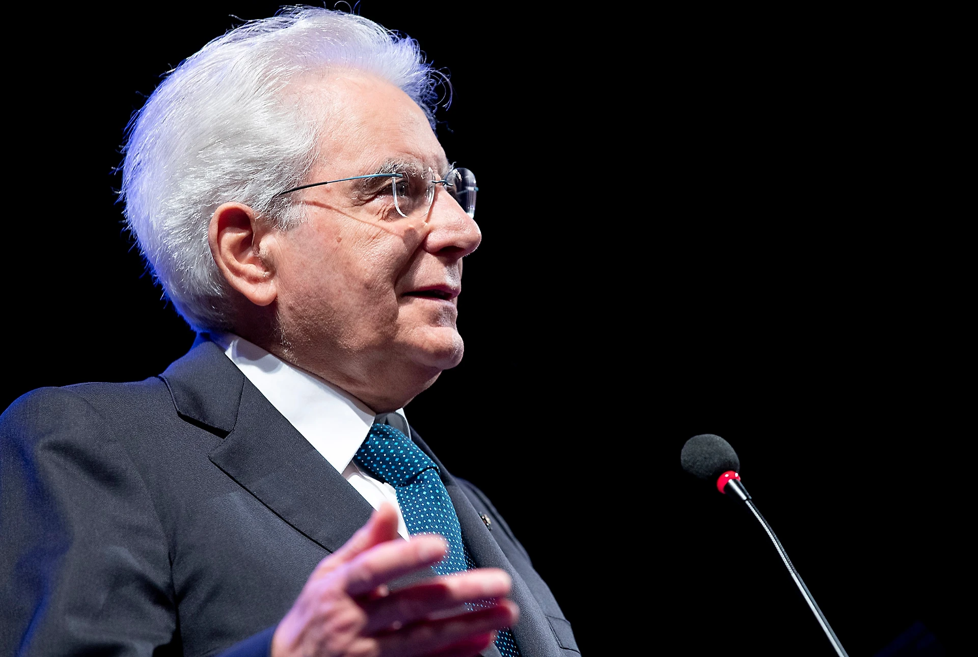Sergio Mattarella attacca "Accogliere i rifugiati è un dovere". Matteo Salvini risponde