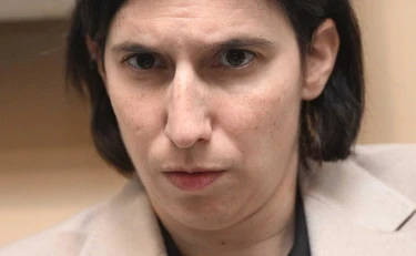 Elly Schlein, "la ragazza" è vittima dei maschi Pd che l'hanno voluta