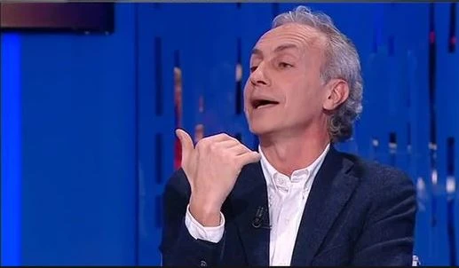 Marco Travaglio, sfregio a Mattarella: "Fiumi di bava, tsunami di saliva. La verità su chi l'ha visto in tv"