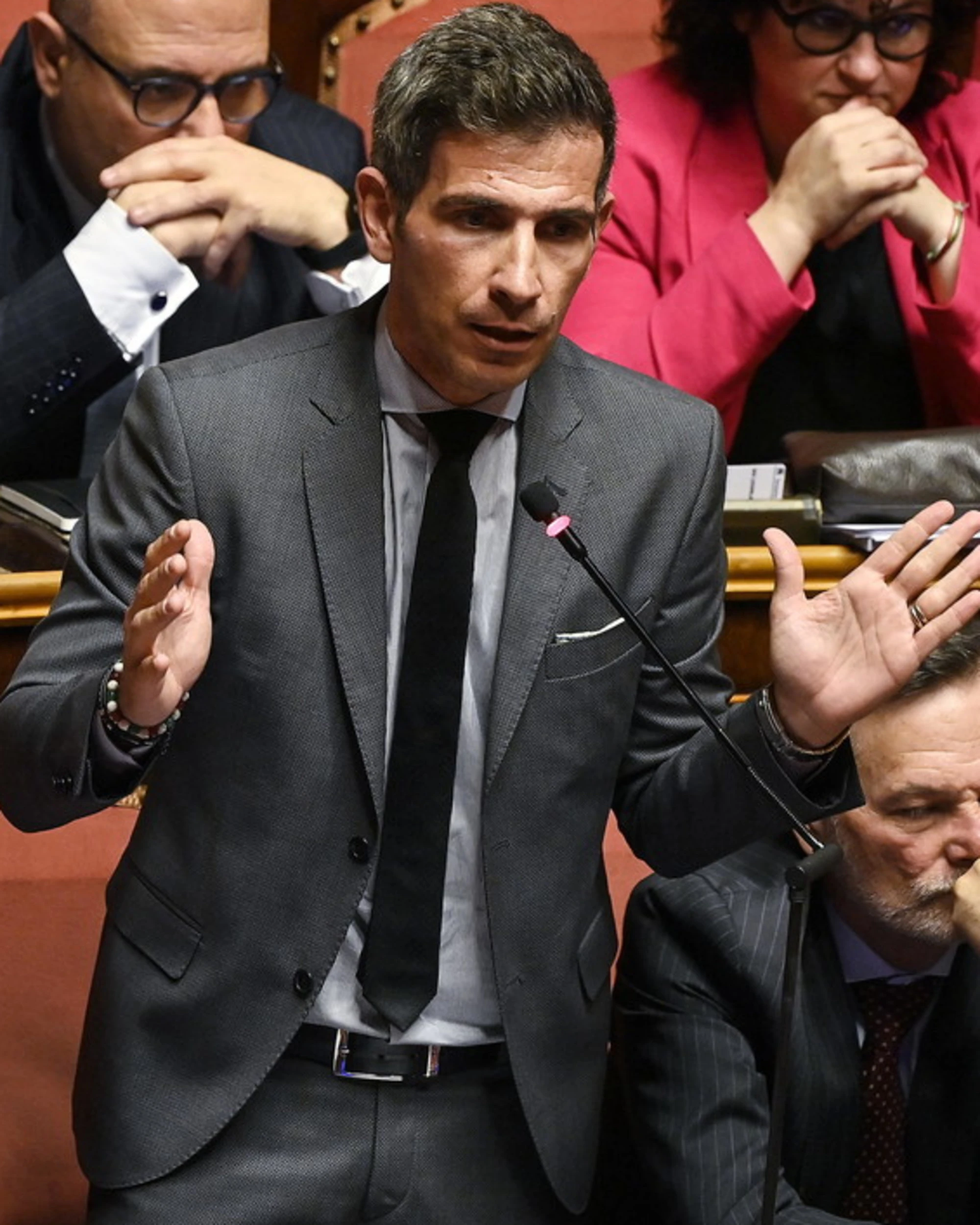 FdI, Marco Lisei minacciato e insultato al liceo? "Schlein e Lepore conniventi"