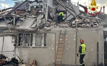 Porto Sant'Elpidio, fuga di gas ed esplosione: crolla una palazzina, bilancio drammatico