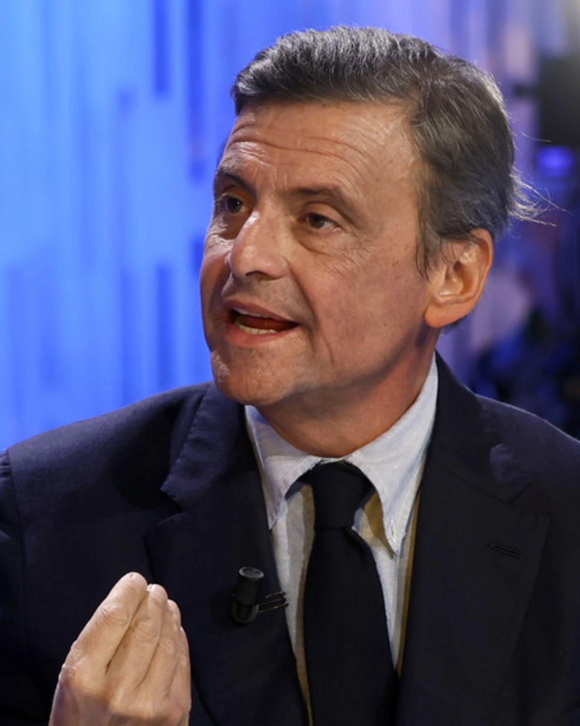 Otto e Mezzo, la sparata di Calenda contro il governo: "Tutti appecoronati"