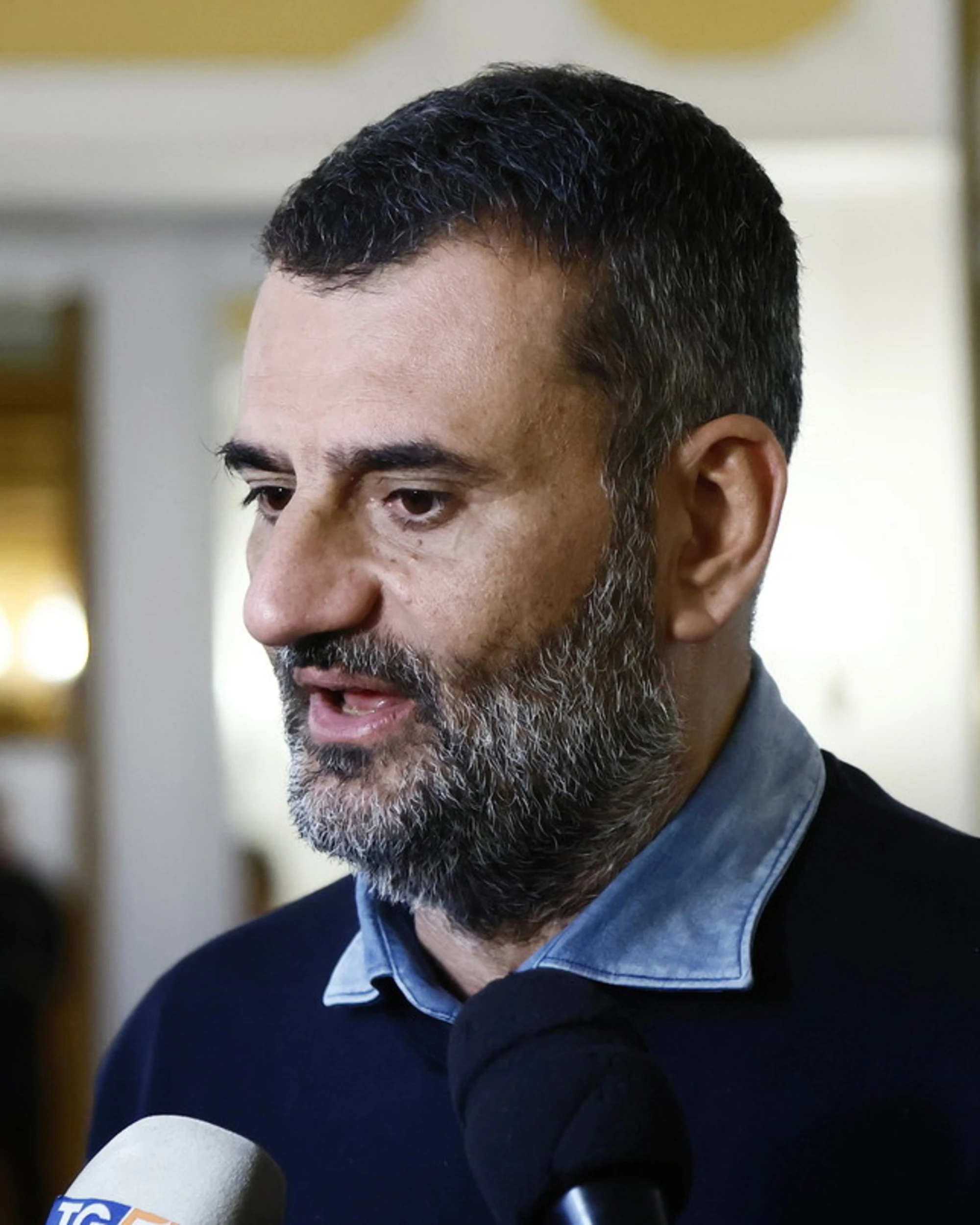 De Luca affonda il Pd, esplode il caso Decaro: "Piccolo problema, niente da dire?"