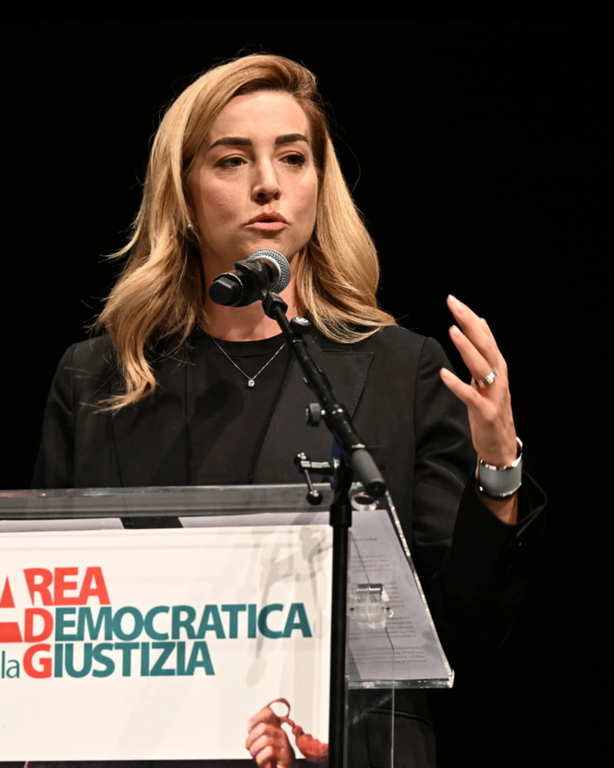 Silvia Salis chi? Rivolta nel Pd, tutto per questa foto...