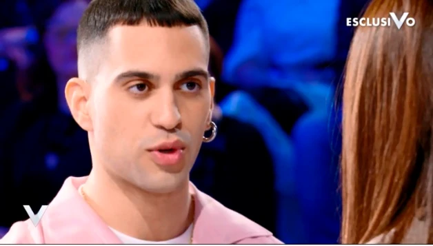 Verissimo, Mahmood brutale sul padre che lo ha abbandonato: "Cosa penso di lui", brividi dalla Toffanin