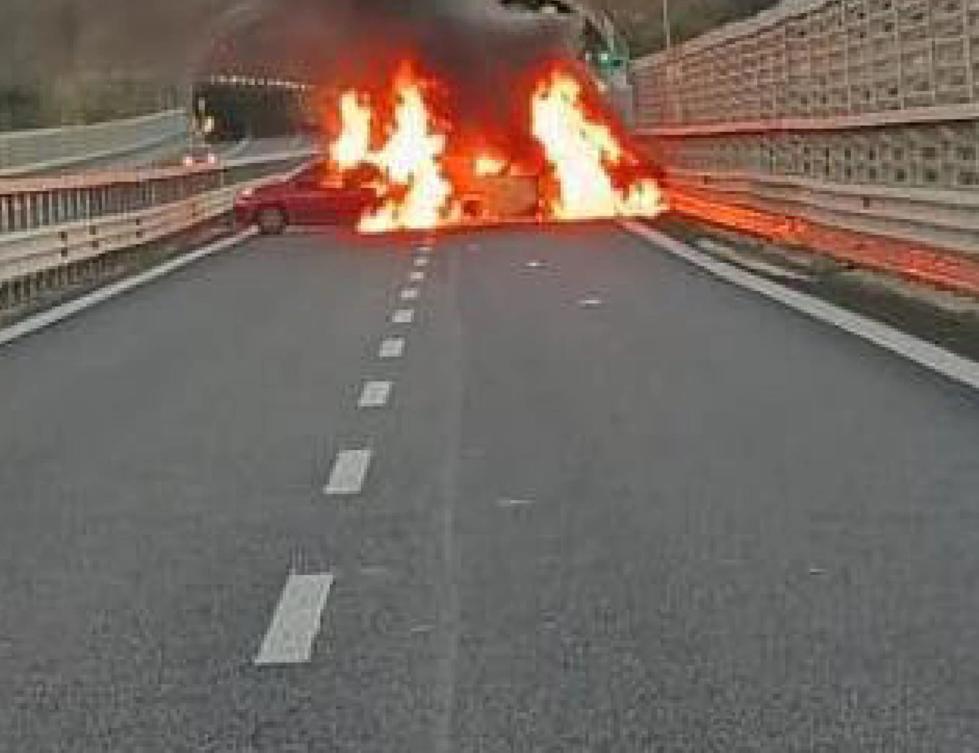 Reggio Calabria, assalto a un portavalori sull'A2: bottino da 2 milioni