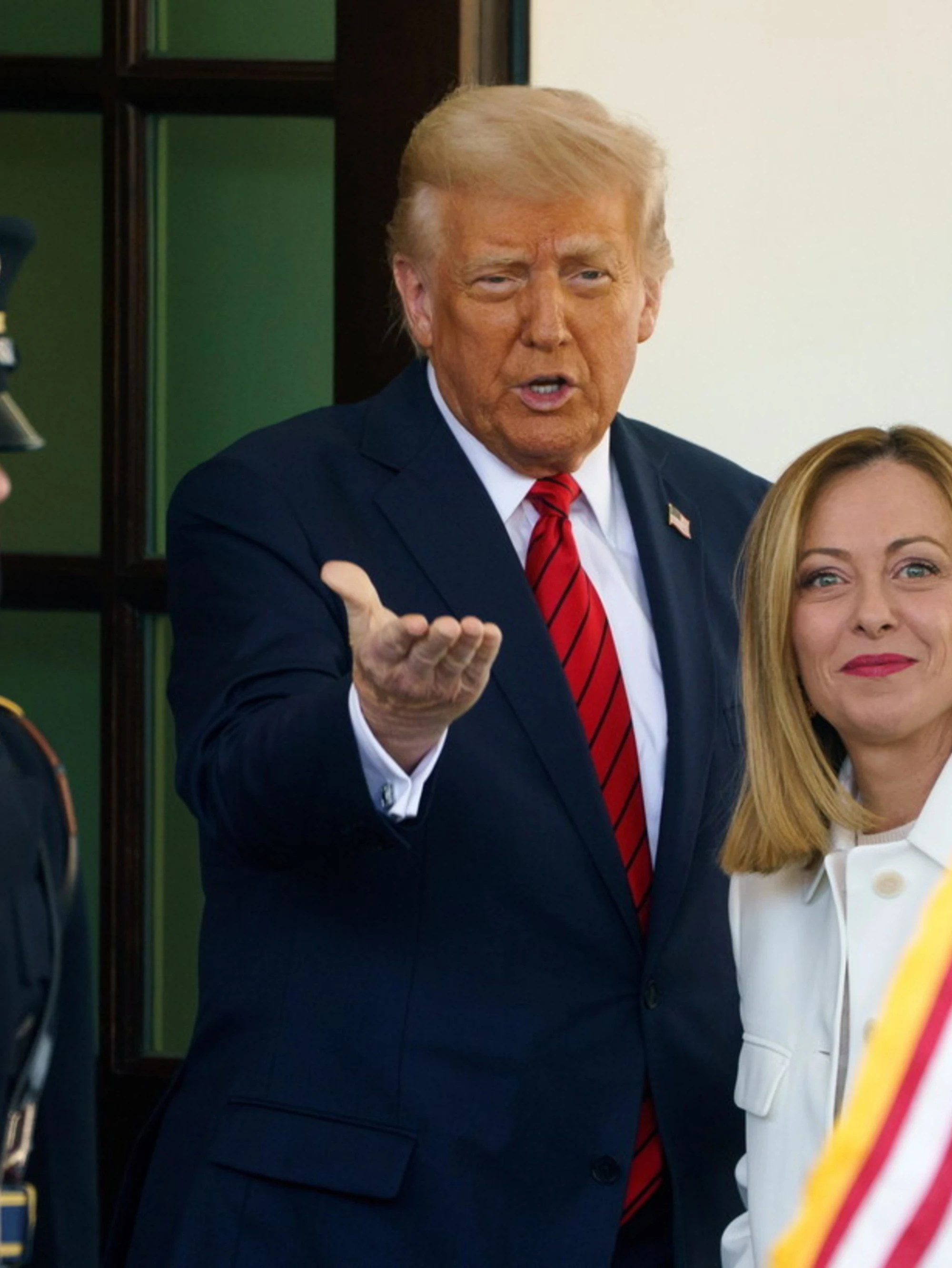 Meloni da Trump: il presidente Usa verrà a Roma per trattare con l'Ue