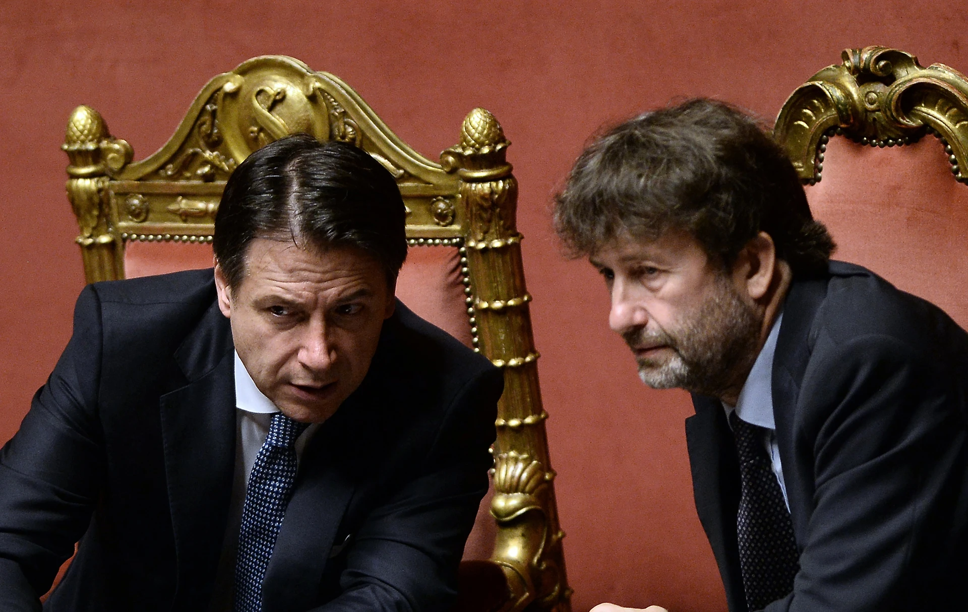 Giuseppe Conte fatto fuori dai suoi, Franceschini crea il l'Ufficio anti-imboscate: governo sul precipizio