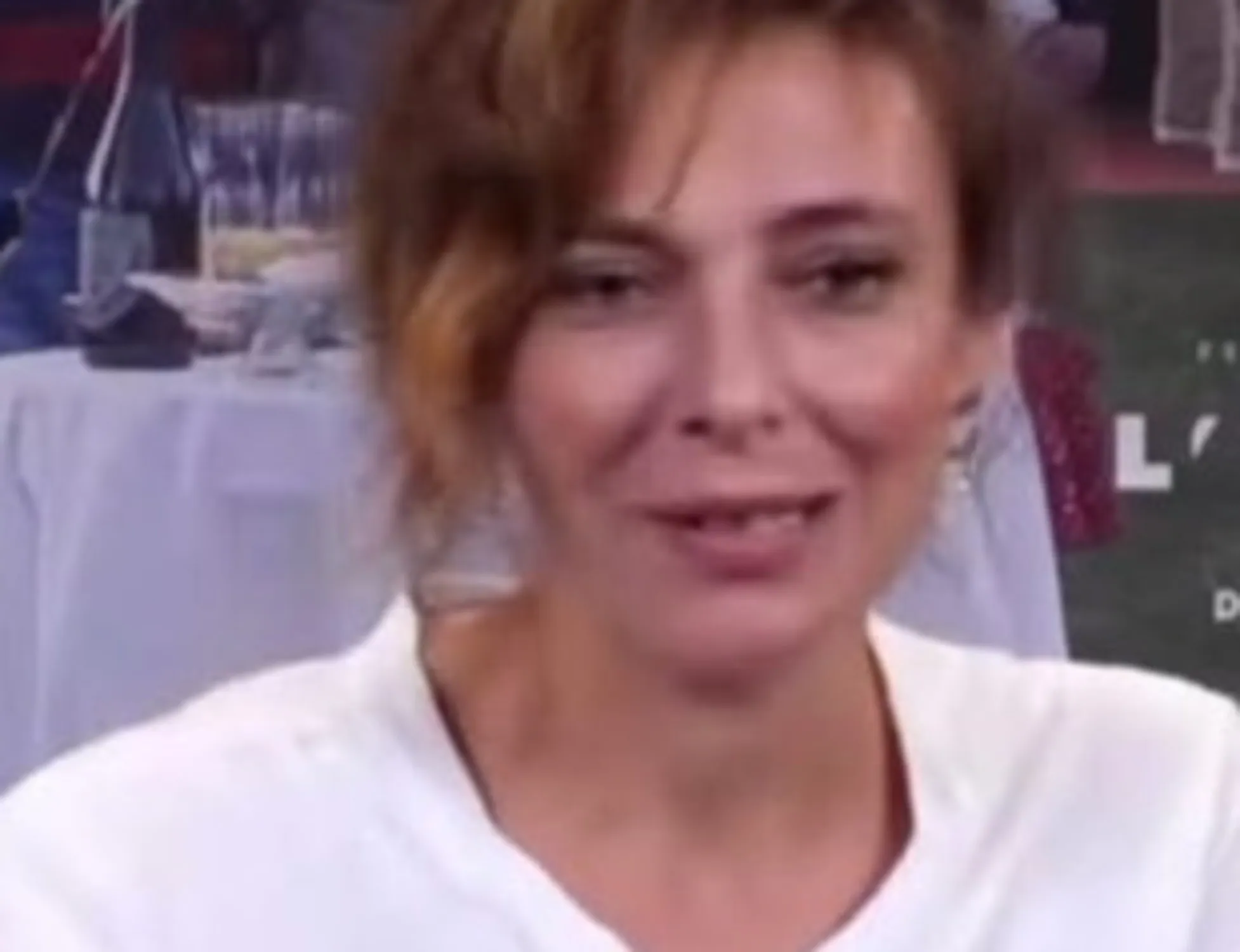 Jasmine Trinca travolta dagli insulti: "Sono contro il capitalismo", ma indossa la t-shirt Prada da 1.100 euro