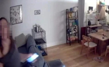 "Ho visto una sconosciuta in casa con la telecamera mentre ero in vacanza. Chi le ha dato le chiavi..."