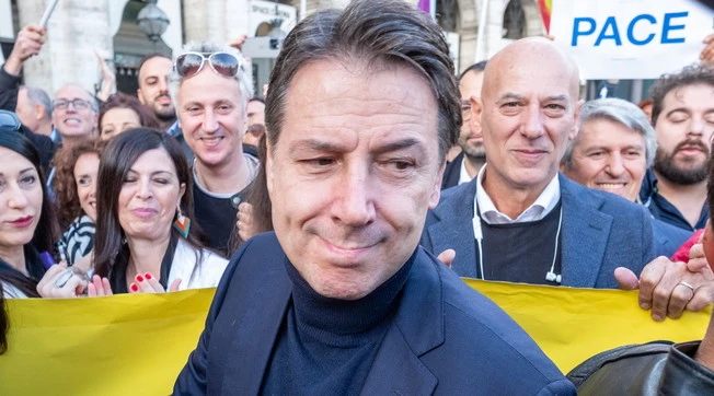 Sallusti, Giuseppe Conte e Putin? L'ultima giravolta del giocoliere grillino