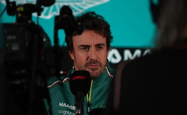 Fernando Alonso "rischia danni permanenti alle mani": choc in Aston Martin