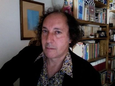 Fulvio Abbate: "Grillo delirante, spera nel 51% per farsi fare la statua equestre"