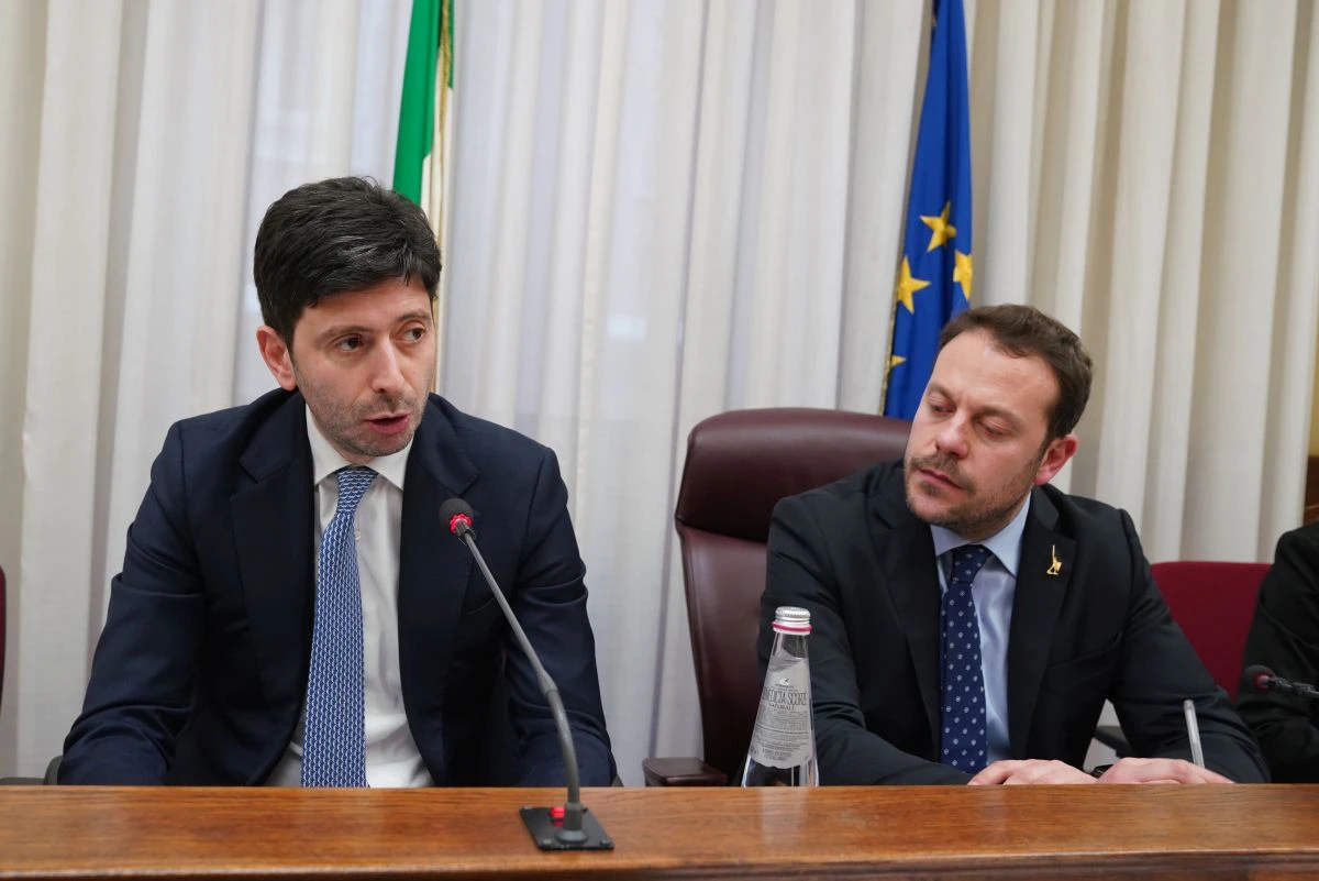 Coronavirus, Speranza "Precauzione alta, ma niente allarmismi"