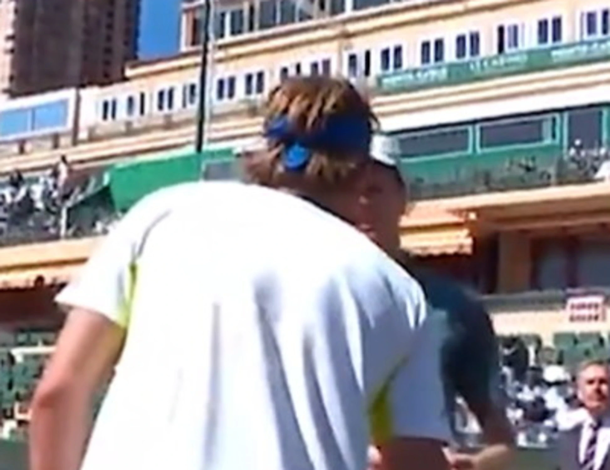 Jannik Sinner, crisi di riso incontrollabile in campo: 2 minuti di puro delirio