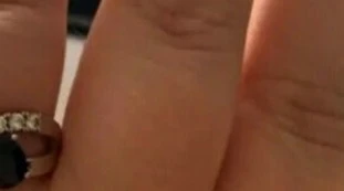 L'anello di nozze più brutto di sempre: spende 9mila euro per questa schifezza, lei lo lascia