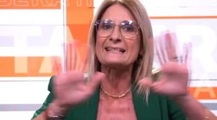 La Pd Malpezzi e Meloni "uomo dell'anno": "Libero?", cosa tira fuori in diretta