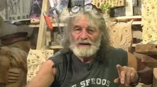 Non è l'Arena, Giletti telefona a Franco Di Mare ma il direttore non risponde. Mauro Corona: "Io alcolizzato che va curato? Non si permetta"