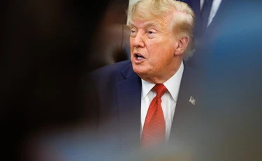 Trump vuole trasformare l’Arco dell’Indipendenza in un arsenale da difesa