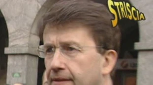 Striscia la Notizia, bomba su Dario Franceschini: "Toh, proprio la sua amica". Un caso da 150mila euro l'anno 