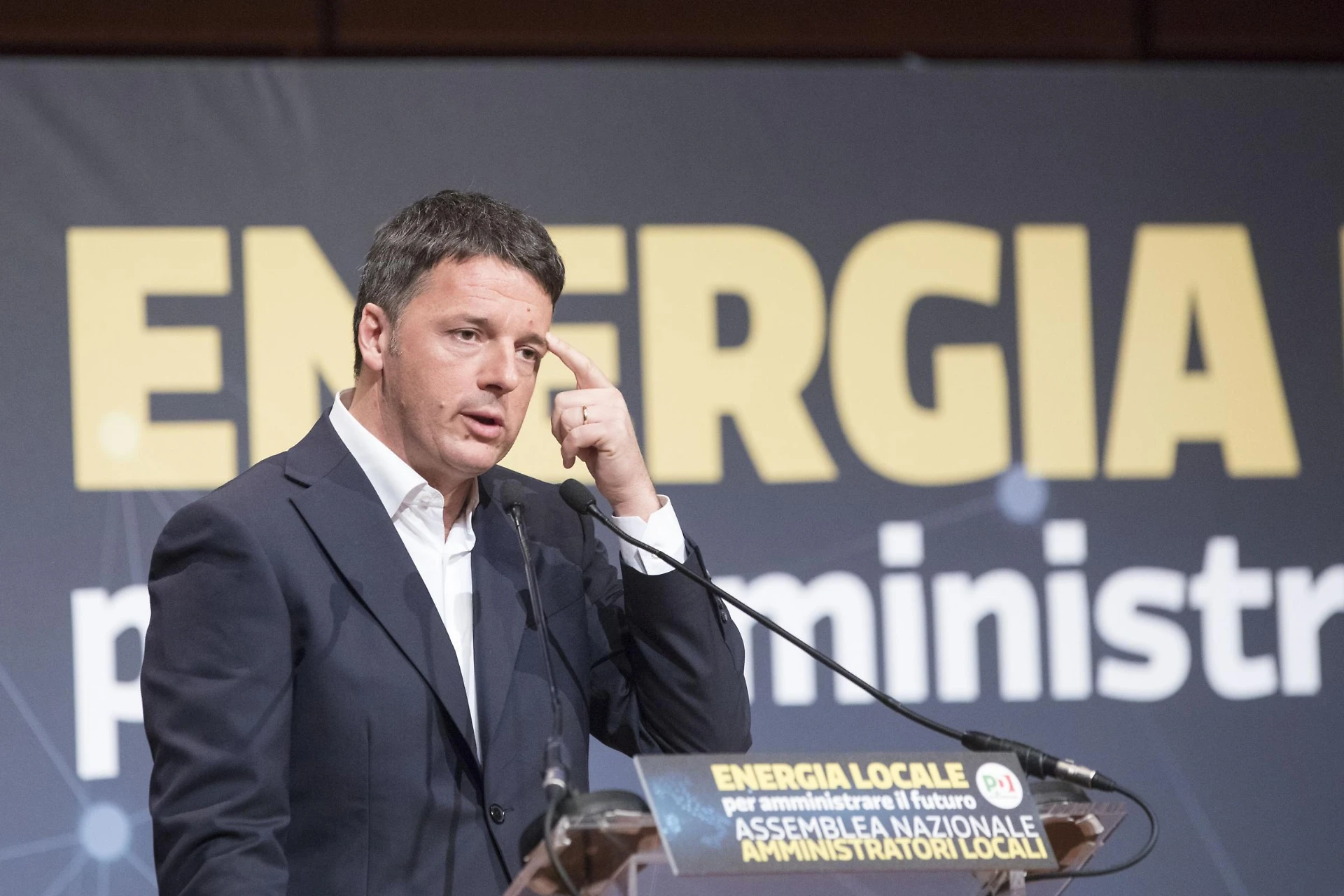 Matteo Renzi, il retroscena sulla svolta del segretario Pd: "Toni più bassi e più realismo"